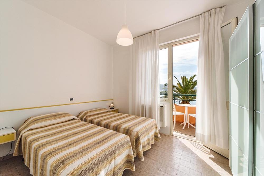 Hotel Belmare Порто-Аццурро Екстер'єр фото