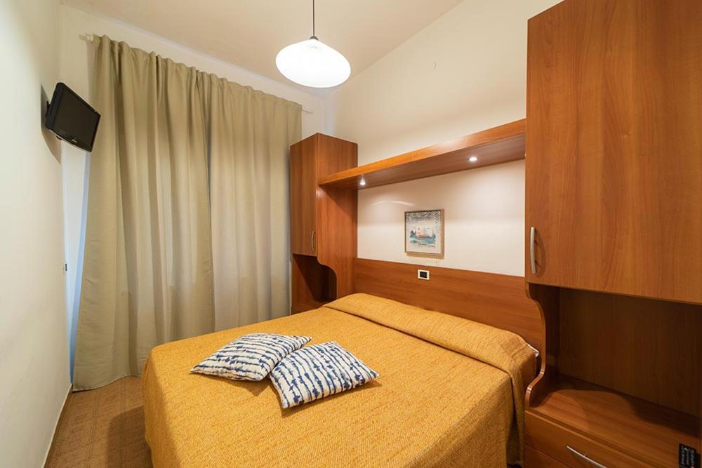 Hotel Belmare Порто-Аццурро Екстер'єр фото