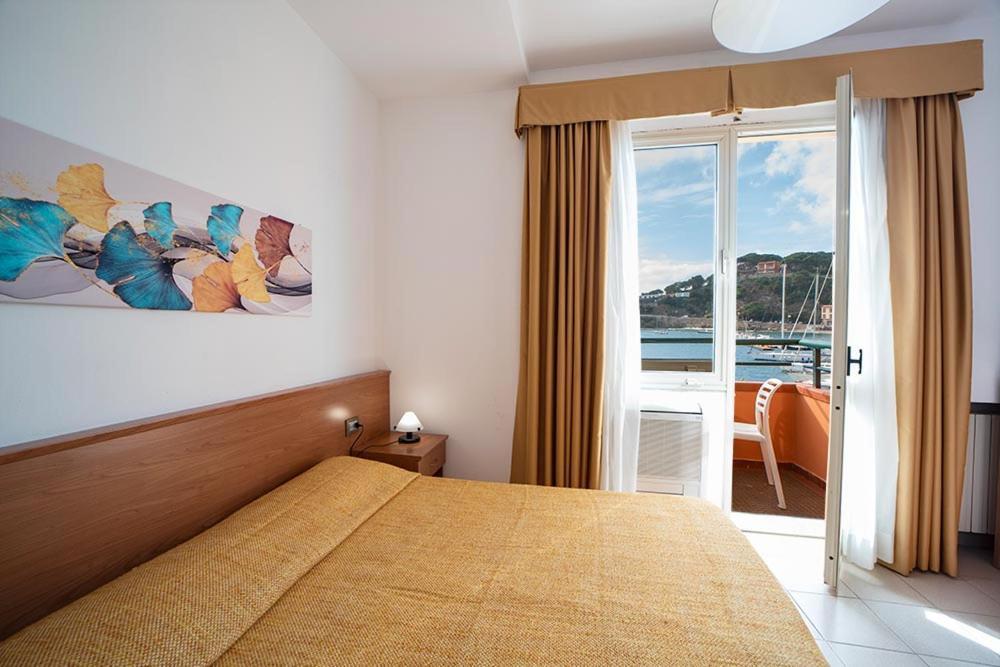 Hotel Belmare Порто-Аццурро Екстер'єр фото