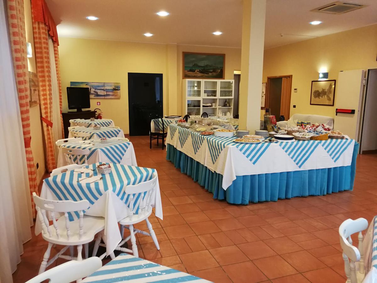 Hotel Belmare Порто-Аццурро Екстер'єр фото